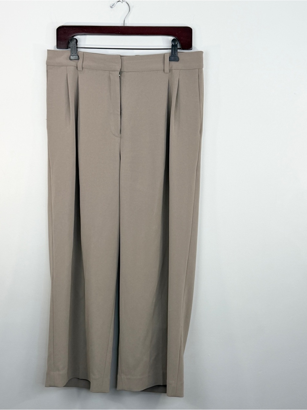 Aritzia Babaton taupe brown old money pleated cropped wide leg crepe pant 10 - Picture 4 of 14